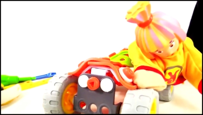Видеоклип на песню PrazdnikMoscow - Мультфильм Фиксики : Меняем колеса на джипе  вместе с Симкой и Ноликом: Едем на пляж