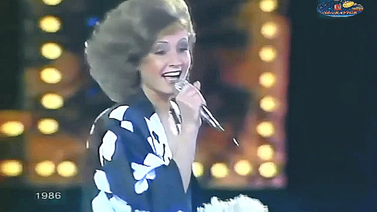 Видеоклип на песню Осенние цветы - София Ротару - Луна-луна, 1986