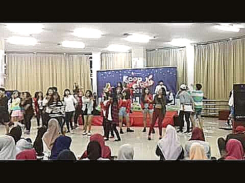 Видеоклип на песню флэшмоб 2 - BlackPink - Playing With Fire (Flashmob) @BGJunction Surabaya