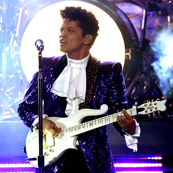 2017 Billboard Masters - That's What I Like - Tribute to Bruno Mars фото