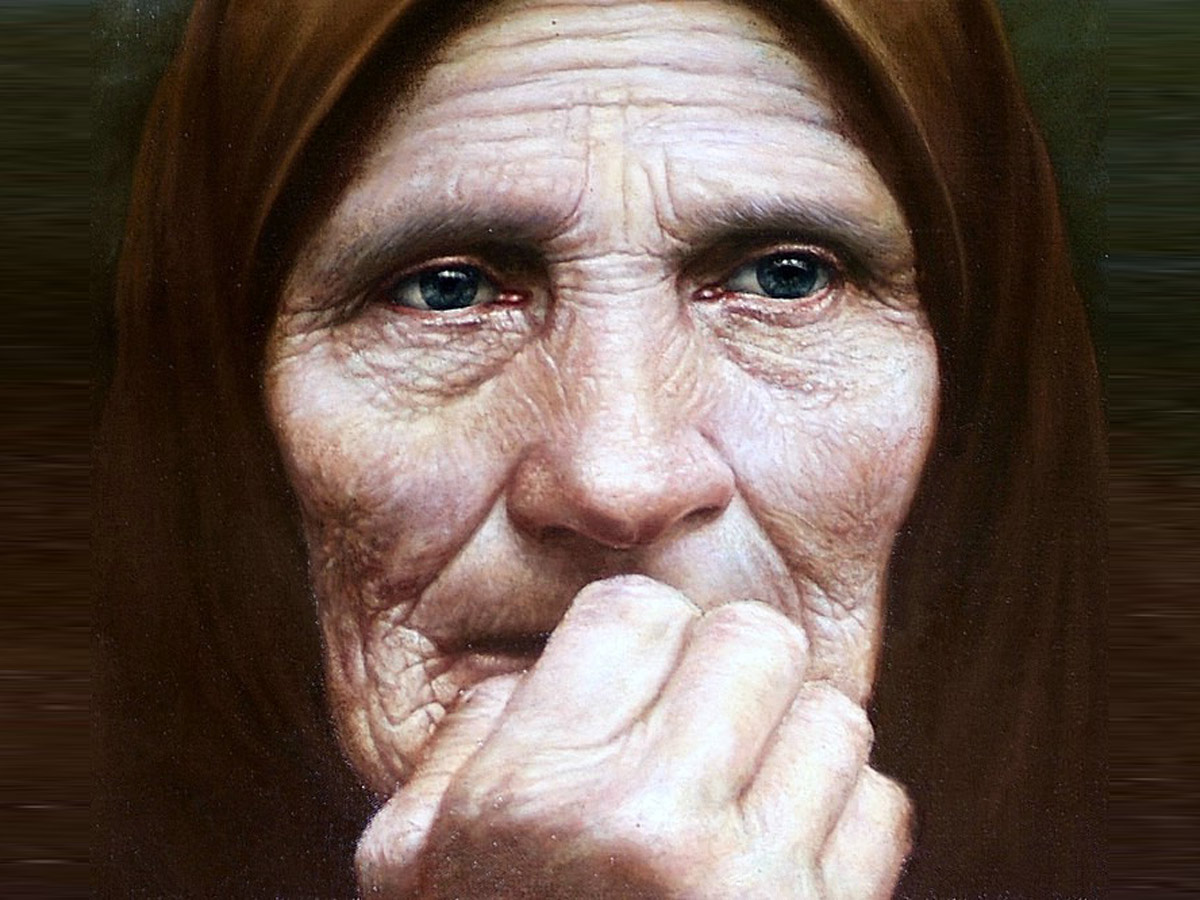 Слушать слезы матери. Внимая ужасам войны Некрасов. Лицо старушки. Плачущая мать. Мама плачет.
