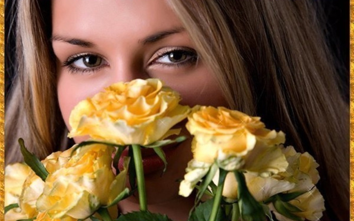 Женщина с желтыми розами