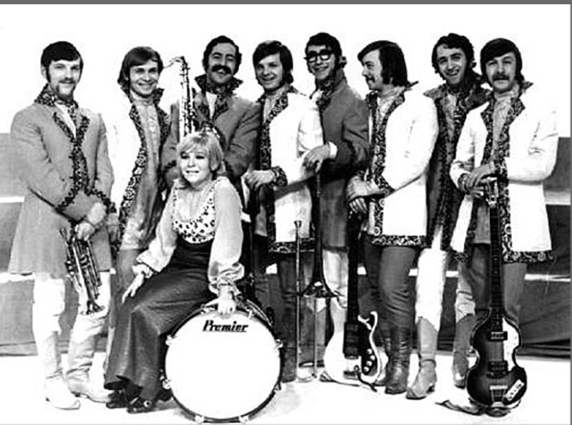 Поющие гитары певцы. 1972 ВИА «добры молодцы». ВИА Поющие гитары. ВИА магистраль Юрия Антонова (1975). ВИА добры молодцы Сева новгородцев.